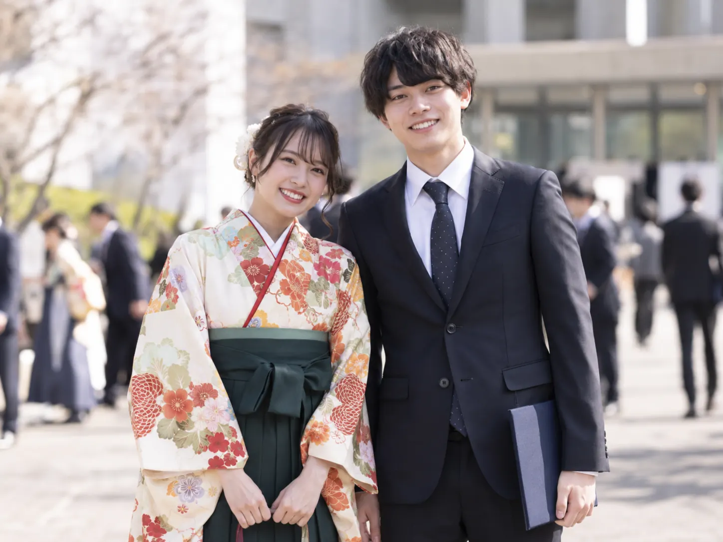 卒業袴とスーツのポートレート撮影イメージ