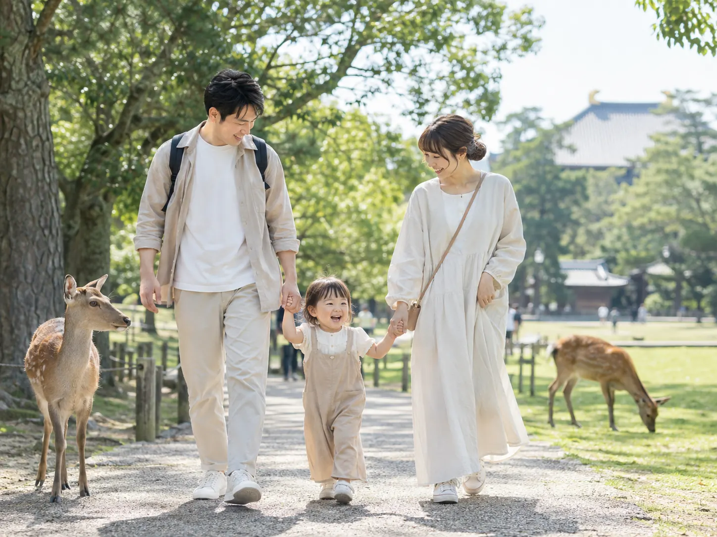 奈良公園周辺での家族観光撮影イメージ